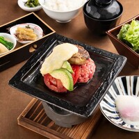但馬牛と神戸ポーク　フォアグラハンバーグ