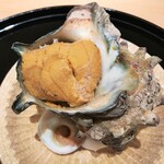 まき村 - サザエの壺焼き　雲丹
