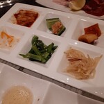 焼肉処 きわみ 離 - ナムルやキムチ