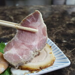 自家製麺 ら～めん かり屋 - レアチャーシュ