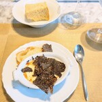La Brianza - トリュフと玉子のオーブン焼きオーストリア産黒トリュフ。夏の黒トリュフwebでは拝見していたけれど、今年いろいろ値上がりだしシェフご不在日だからご縁あると思っていなくてサプライズ的に嬉しかったです^^