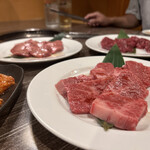 焼肉・しゃぶしゃぶ 肉の鶴々亭 - 