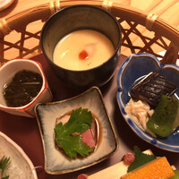 喜心 - 「特選籠御膳」（2,970圓）の「籠御膳」。一品一品が丁寧に作られてをり、勿論、美味です。