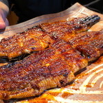 柳家 - 天然鰻蒲焼き