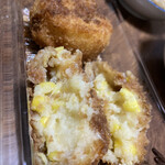 洋食香味亭 - とうもろこしのコロッケの中