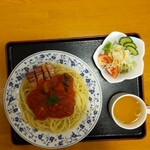 キッチンつきさっぷくらぶ - なすとベーコンのトマトソース
            スパゲティ(サラダ・スープ付)690円