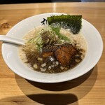 Marugin Ramen - 焦がしにんにくらーめん(900円、斜め上から)