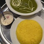 マヤレストラン - ほうれん草とマッシュルームのカレー