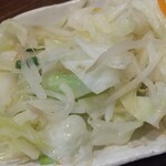 來々軒 - サービスの野菜炒めが嬉しいですねρ( ^ｏ^)b_♪♪♪