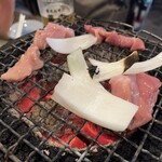 炭や 中島公園店 - 焼いてます