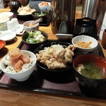 博多もつ鍋 やまや - 唐揚げ定食1300円
