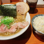 焼きあご煮干しらぁめん はなかぜ - 