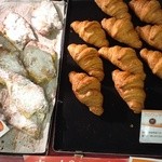 PAiN au TRADITIONNEL - クロワッサンザマンド、   クロワッサン     