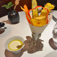 レフェルヴェソンス - 野菜クリスプのブーケと豆腐サワークリーム