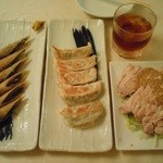 萬福飯店 - 春巻き、焼き餃子、バンバンジー、紹興酒グラス