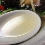 栄信軒 - 薬膳スーパールイボスメン、スープ