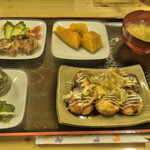 笑庵 - 大きなたこ焼きの日替わりです。お値段500円也