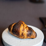 プレゼンテ スギ - 2023.7 クロワッサン（六条大麦パウダー掛け）