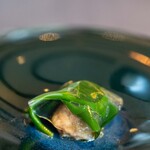 プレゼンテ スギ - 2023.7 ウシガエルとSugi鶏（軍鶏）のミンチ オカワカメ カタクチイワシの丸干しスープシート