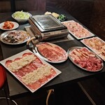 焼肉・ホルモン酒場 肉乃山 - 