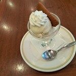 ロイヤルホスト - ダブルチョイスアイスのバニラです。