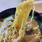 Chuugoku Ramen Sairon - 中太縮れ麺はモチモチ