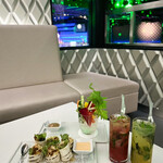 R3 CLUB LOUNGE - 