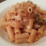 クアドリフォーリオ - ２０１３年９月ランチ　牛肉ラグーのショートパスタ