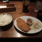 Kumamoto Baru Usegatan - ロースカツ定食でございます（2013.09）