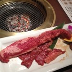 焼肉ダイニング 牛源 - 塊を広げてみました。