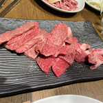 Jingisukan Sumibiyakiniku Ippatsu Don - 