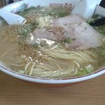 江ちゃんラーメン - ん？レンゲが…2個(*´ω｀*)