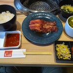 Kokusangyuu Yakiniku Kuidon - 