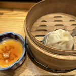 スシエビス - ◎海老酢で食べる小籠包。¥399。
