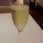 デフィ・ジョルジュマルソー - グラスシャンパンをもらいました