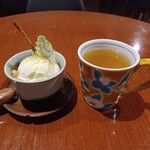 CARMEL FARM DINING - パルフェとジャスミン茶
