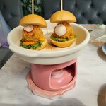 HAUTE COUTURE・CAFE - 帆立フライとチーズのハンバーガー