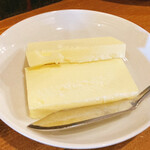 ビストロ カフェ デリ ポキナ369 - バター