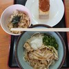 上田うどん店 - 豚冷しゃぶぶっかけ(小・冷)、炊き込みご飯、おでん(豆腐)