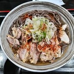 肉そば 藤七 - 肉そば（七味投入）