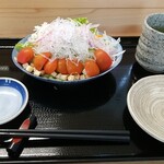 Ryuuzushi - 女将のサラダ、前回はトマトが無かった様な？