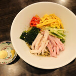 中華蕎麦 御輿 - 冷やし中華(季節限定) 並盛 900円