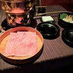 瀬里奈 - 北海道産の特選牛A5サーロインと、野菜の２ショットです。