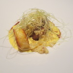 フロリレージュ - フォアグラの上にはトウモロコシのムースやヤングコーンの髭が。