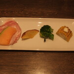 フォルトゥーナ - お野菜3種のディップ、自家製ハムとフルーツ