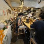 饗 くろ喜 - 店内はなかなか通路が狭いのですが、全体的に綺麗な印象です。