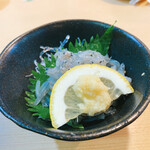 ファミリー回転寿司 花子 - 生シラス小鉢 440円