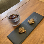 chufff cafe  - 気まぐれ店主の時々のプティフール。グラノーラだったかな？