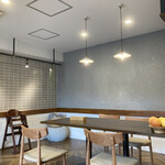 chufff cafe  - キッチンとカウンターでつながった席で、お食事を頂きます。