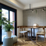 chufff cafe  - テーブル席でもデザートを頂けます。